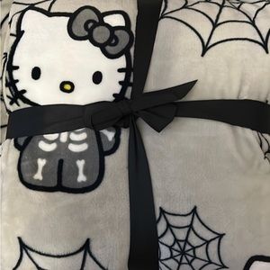 Hello kitty halloween blanket full queen nwt